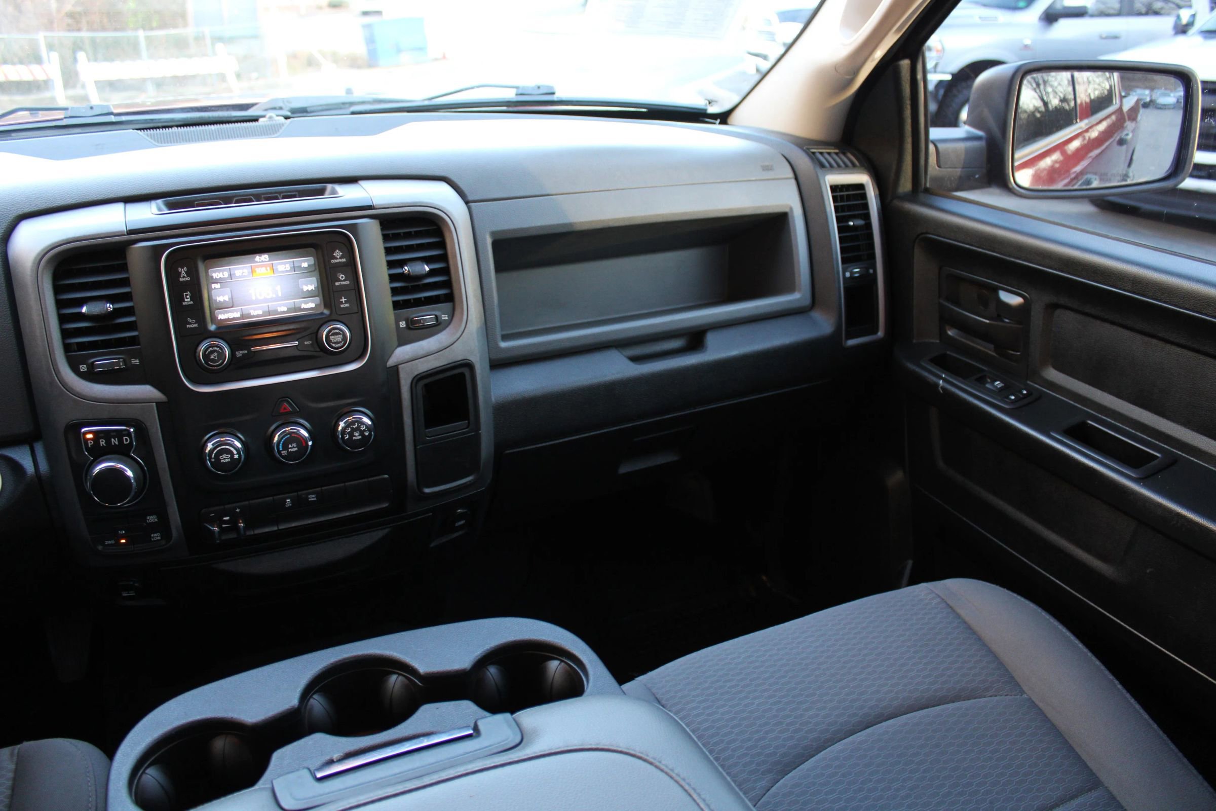 Used 2018 RAM 1500 Express w/ Express Value Package image 16