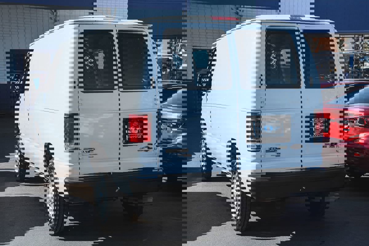 Used 2014 Ford E-150 and Econoline 150 w/ Power Group image 6