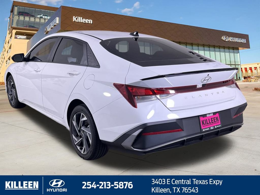Used 2025 Hyundai Elantra Sport FWD image 6