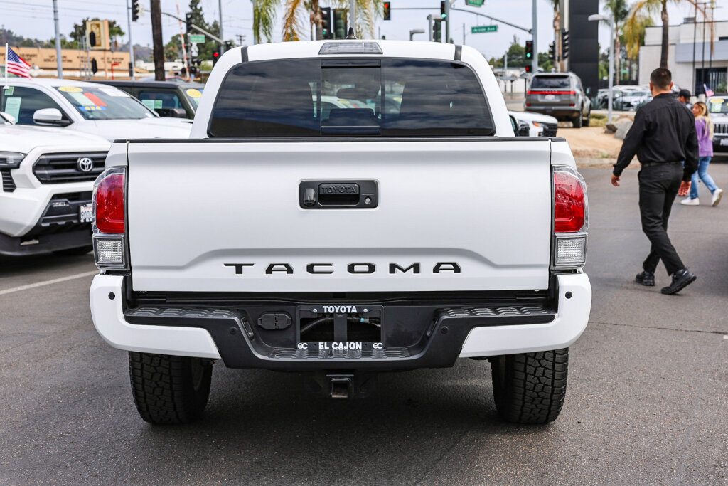 Used 2020 Toyota Tacoma TRD Sport w/ Technology Package AWD/4WD image 21