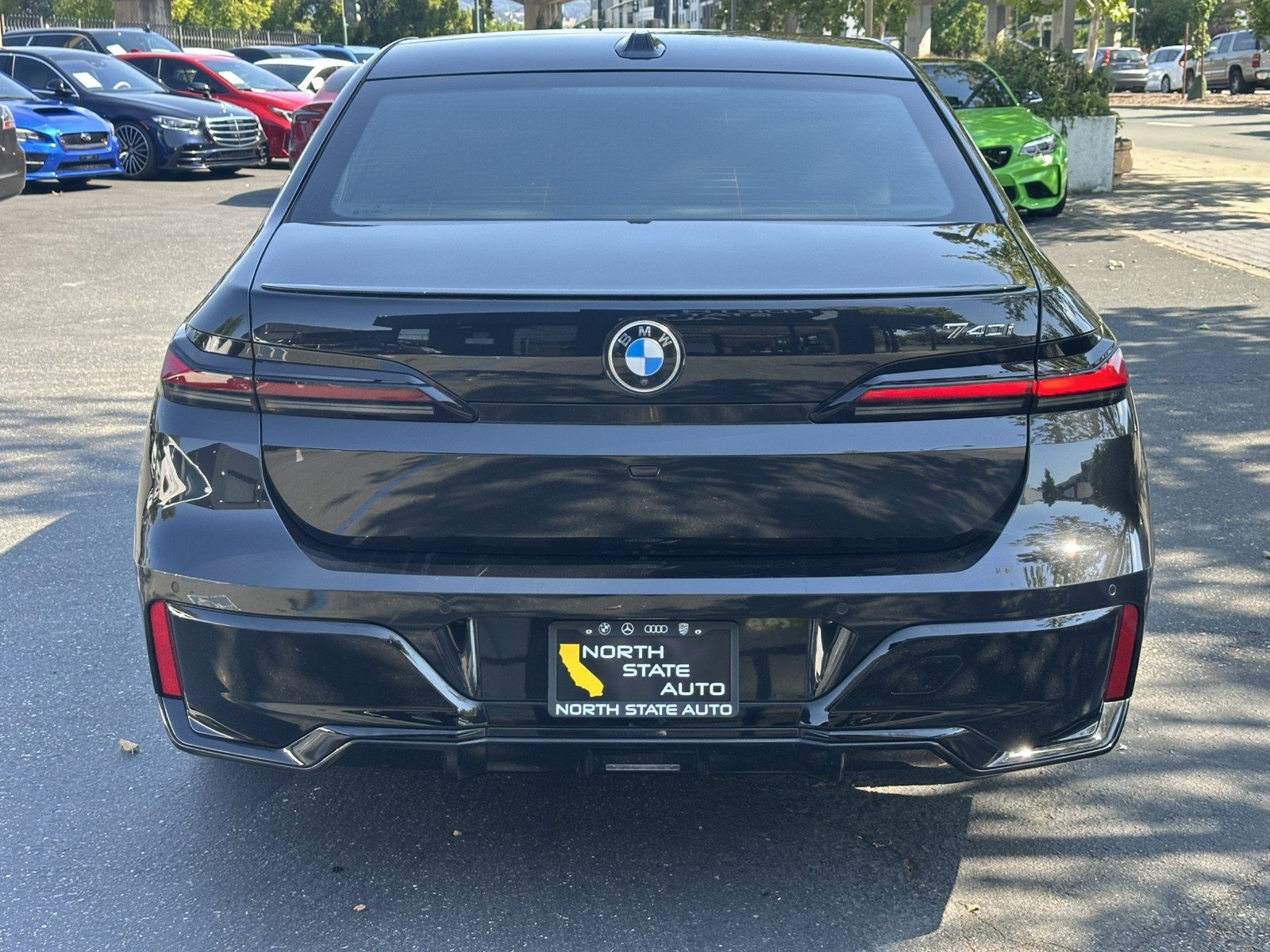 Used 2023 BMW 740i w/ Parking Assistance Package RWD image 10