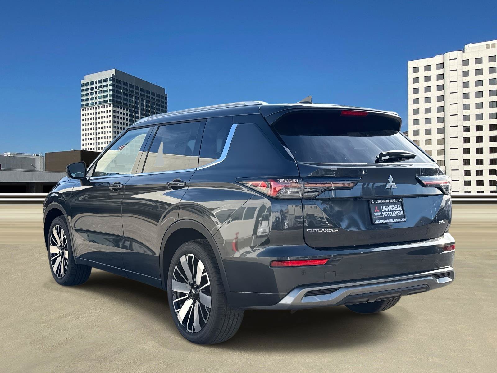 New 2026 Mitsubishi Outlander SEL FWD image 3