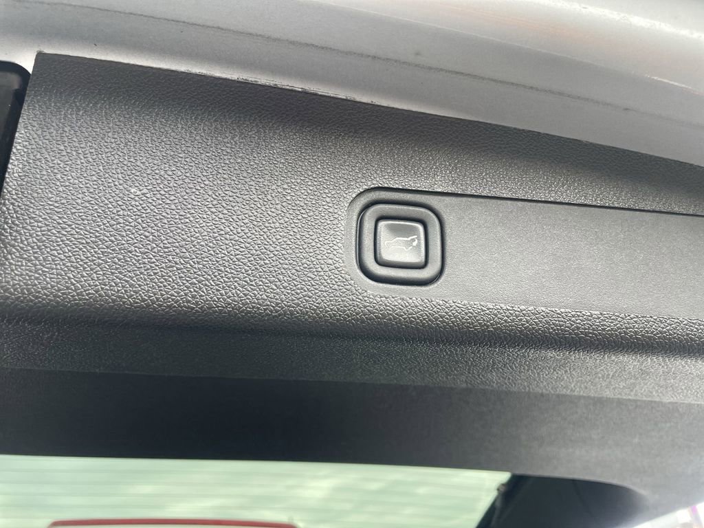 Used 2013 Chevrolet Tahoe LT AWD/4WD image 40