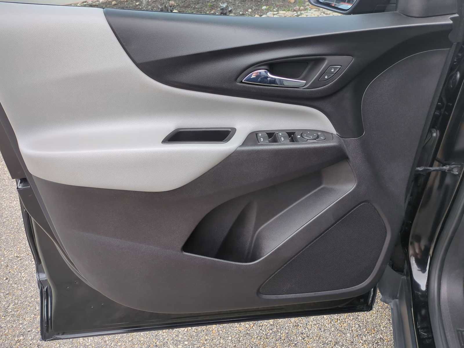 Used 2020 Chevrolet Equinox LS w/ LS Convenience Package FWD image 21