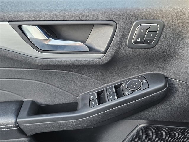 Used 2023 Ford Escape Platinum image 33