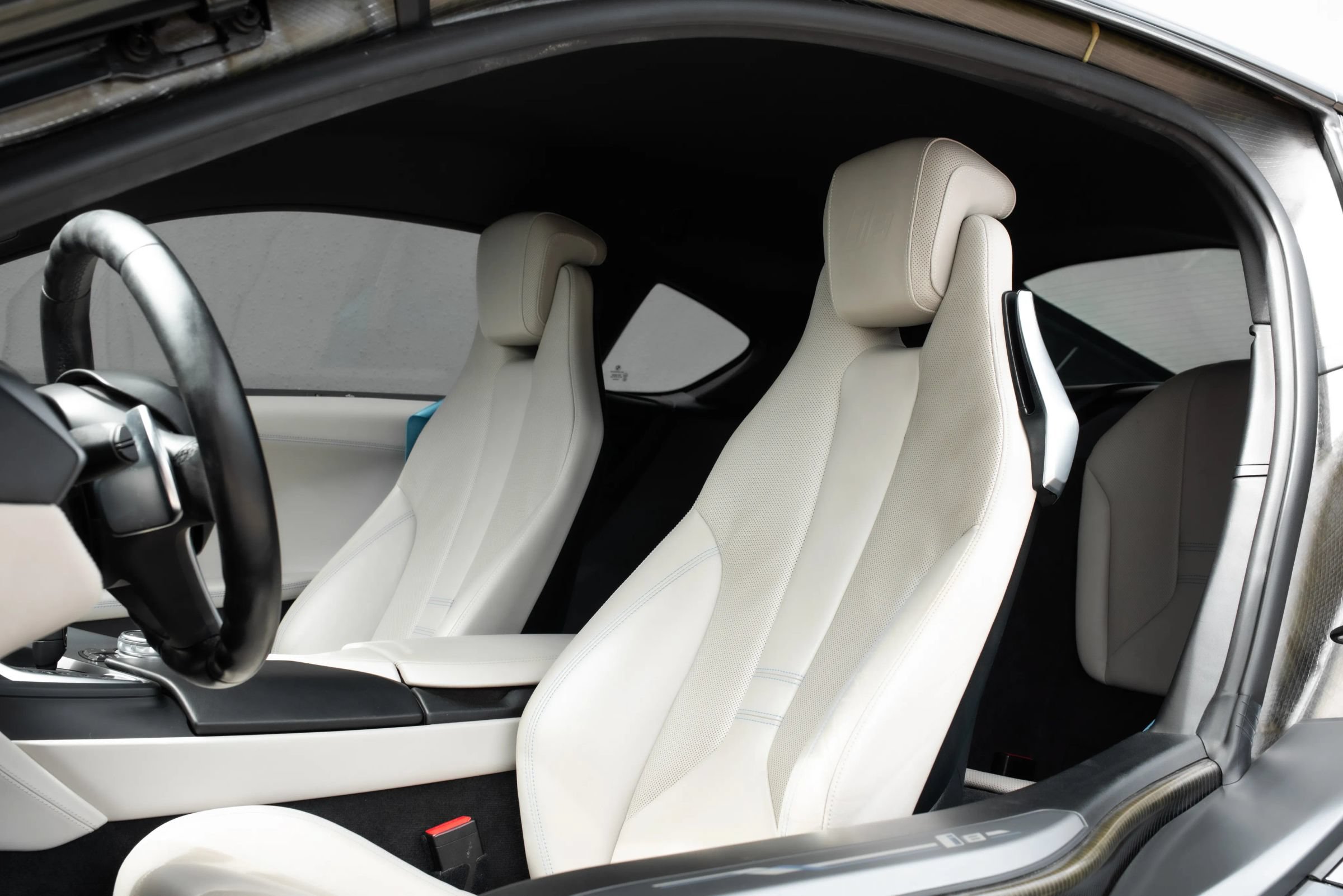 Used 2015 BMW i8 AWD/4WD image 14