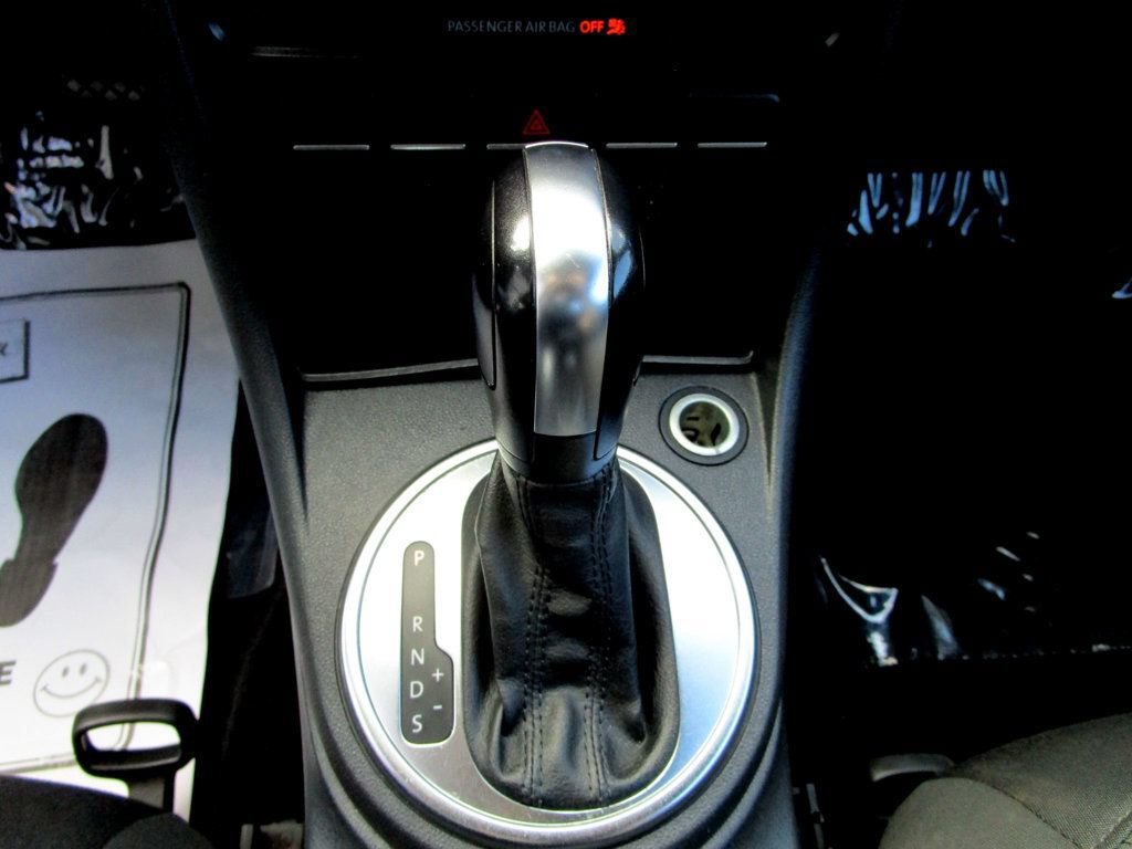 Used 2014 Volkswagen Beetle 1.8T FWD image 23
