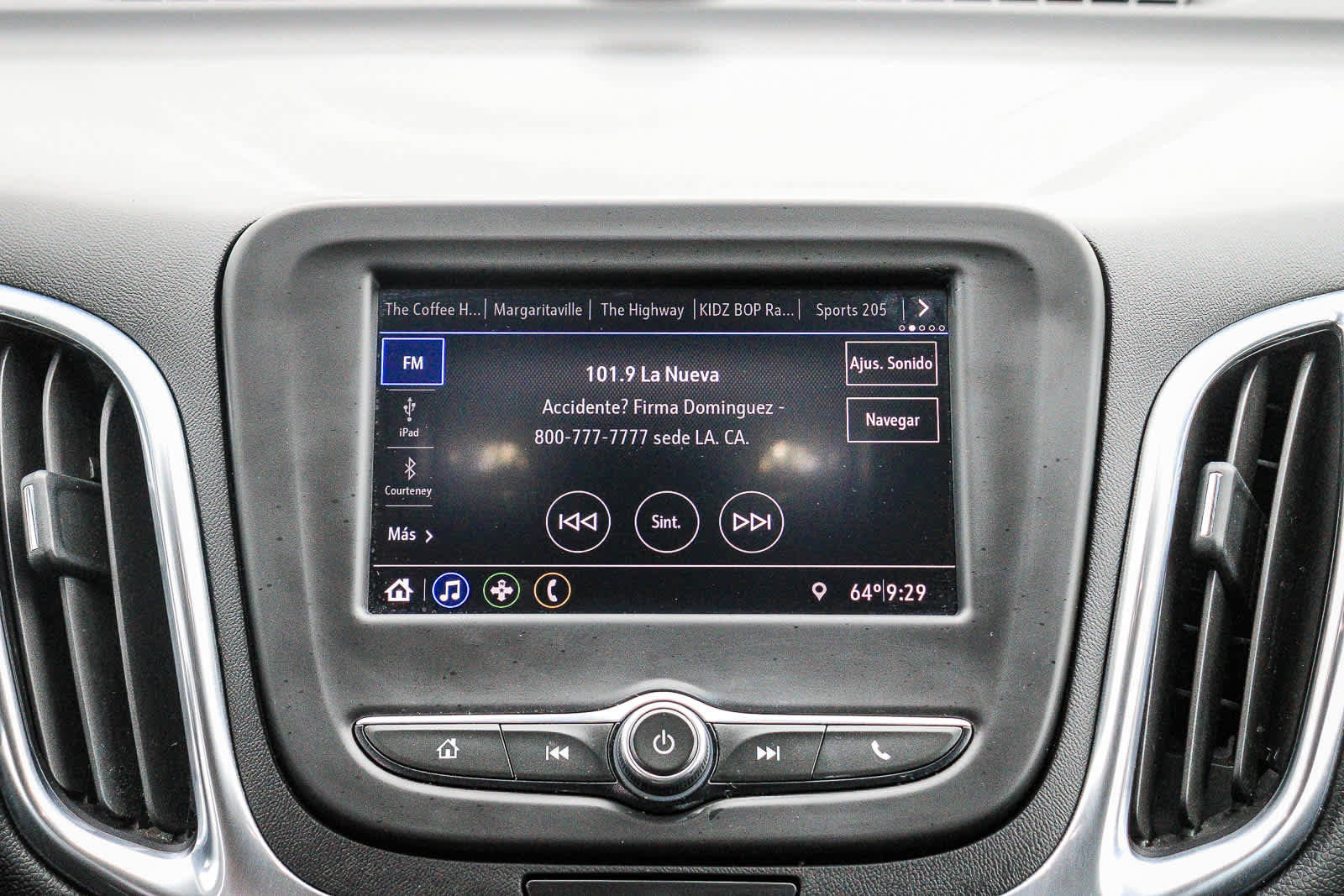 Used 2020 Chevrolet Equinox LT FWD image 14