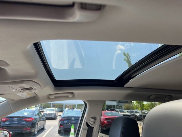 Used 2019 Buick Envision Essence FWD image 27