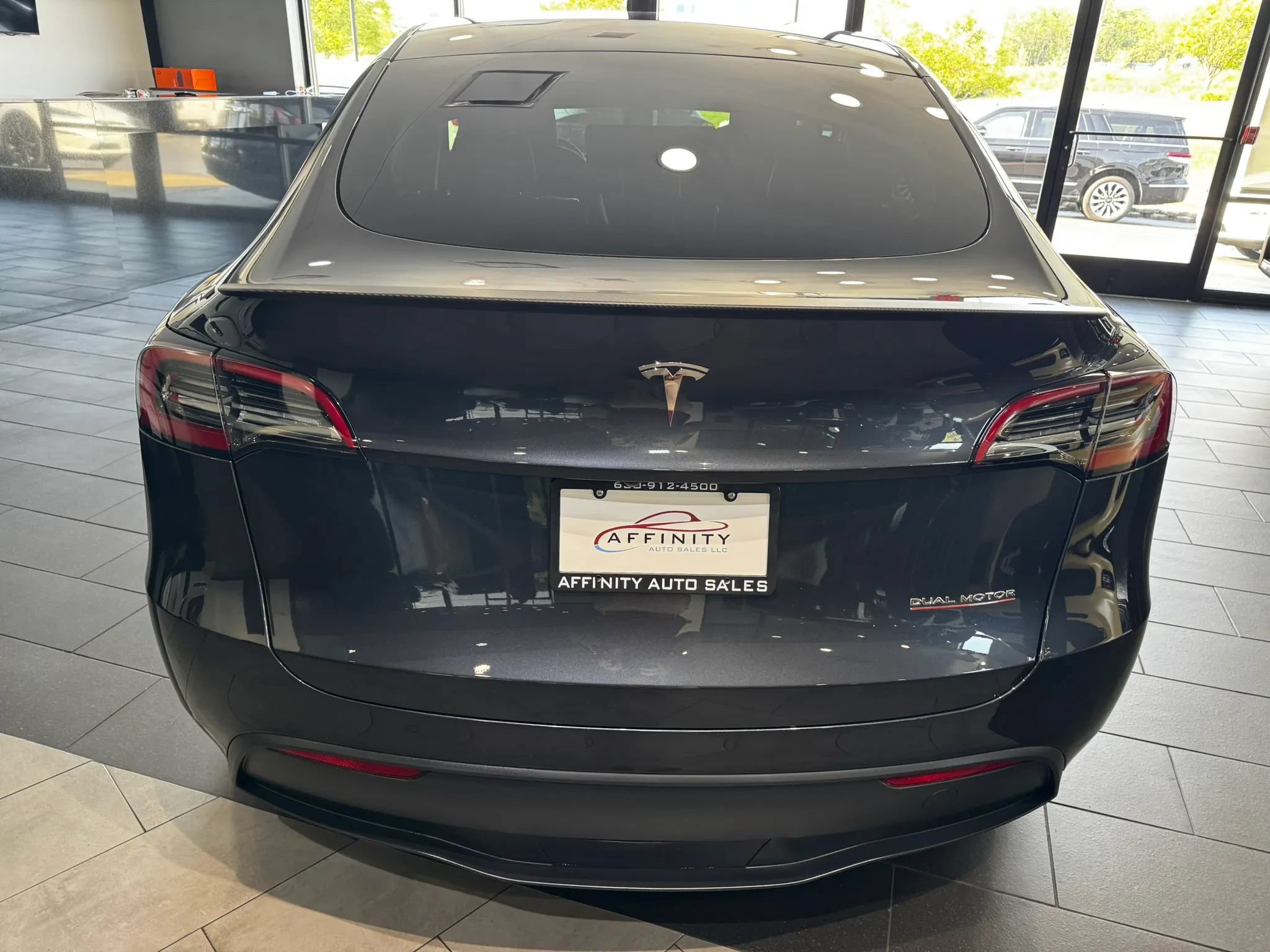 Used 2024 Tesla Model Y Performance AWD/4WD image 4