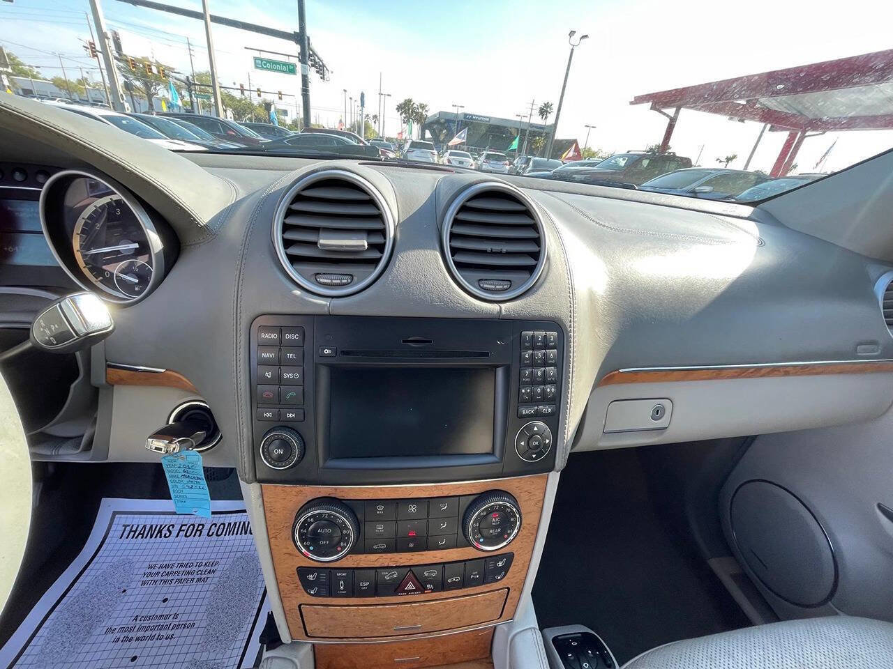 Used 2010 Mercedes-Benz GL 550 4MATIC image 22