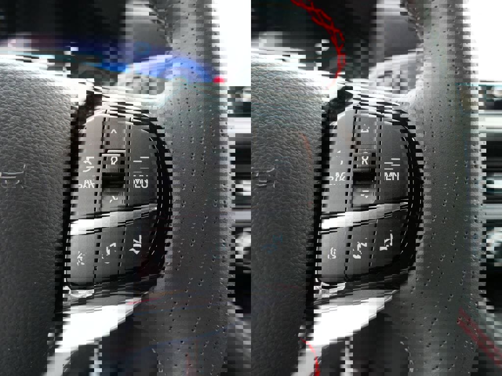 Used 2025 Ford Explorer ST-Line w/ Premium Package image 17