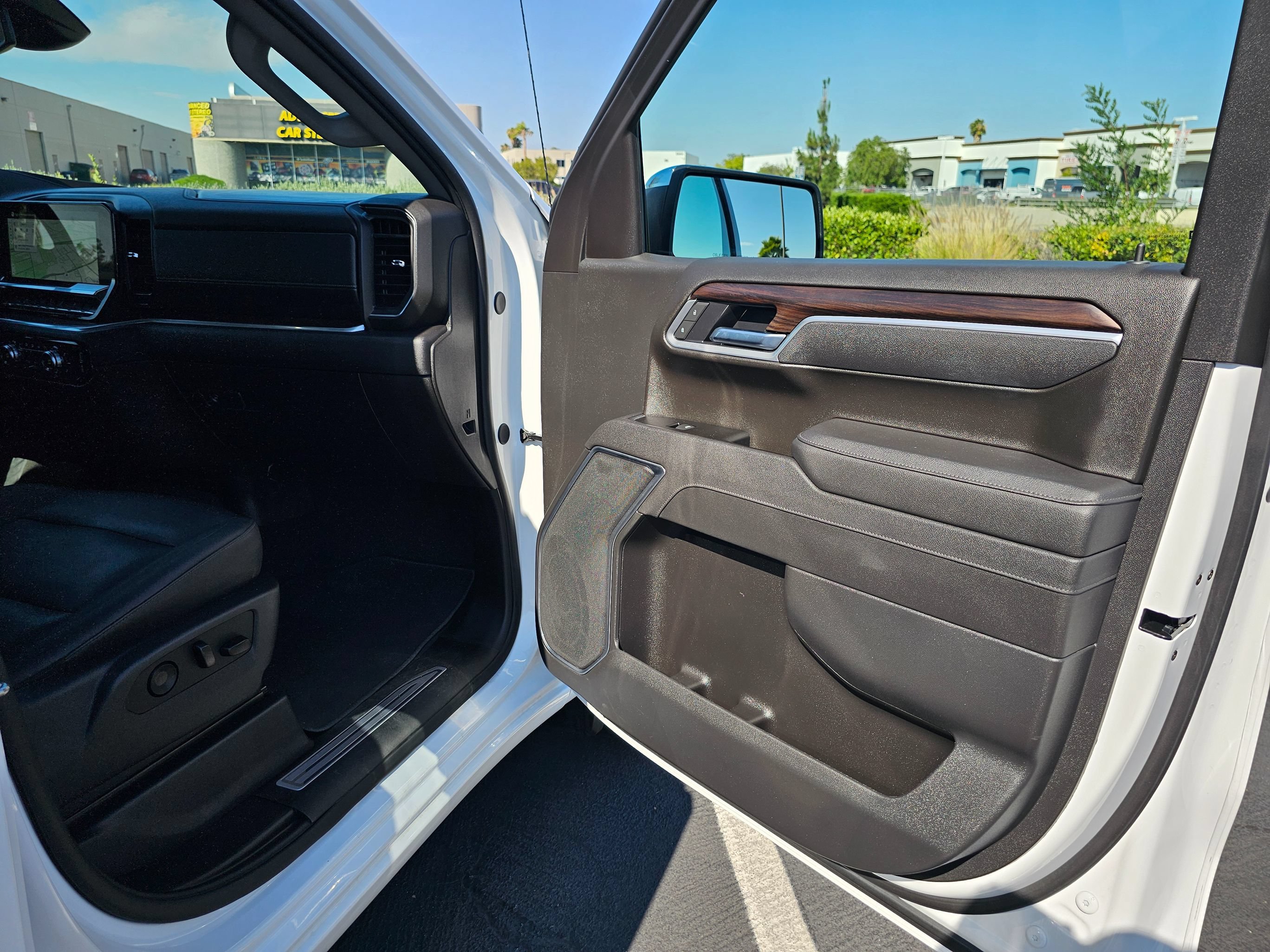 Used 2026 GMC Sierra 1500 SLT AWD/4WD image 26