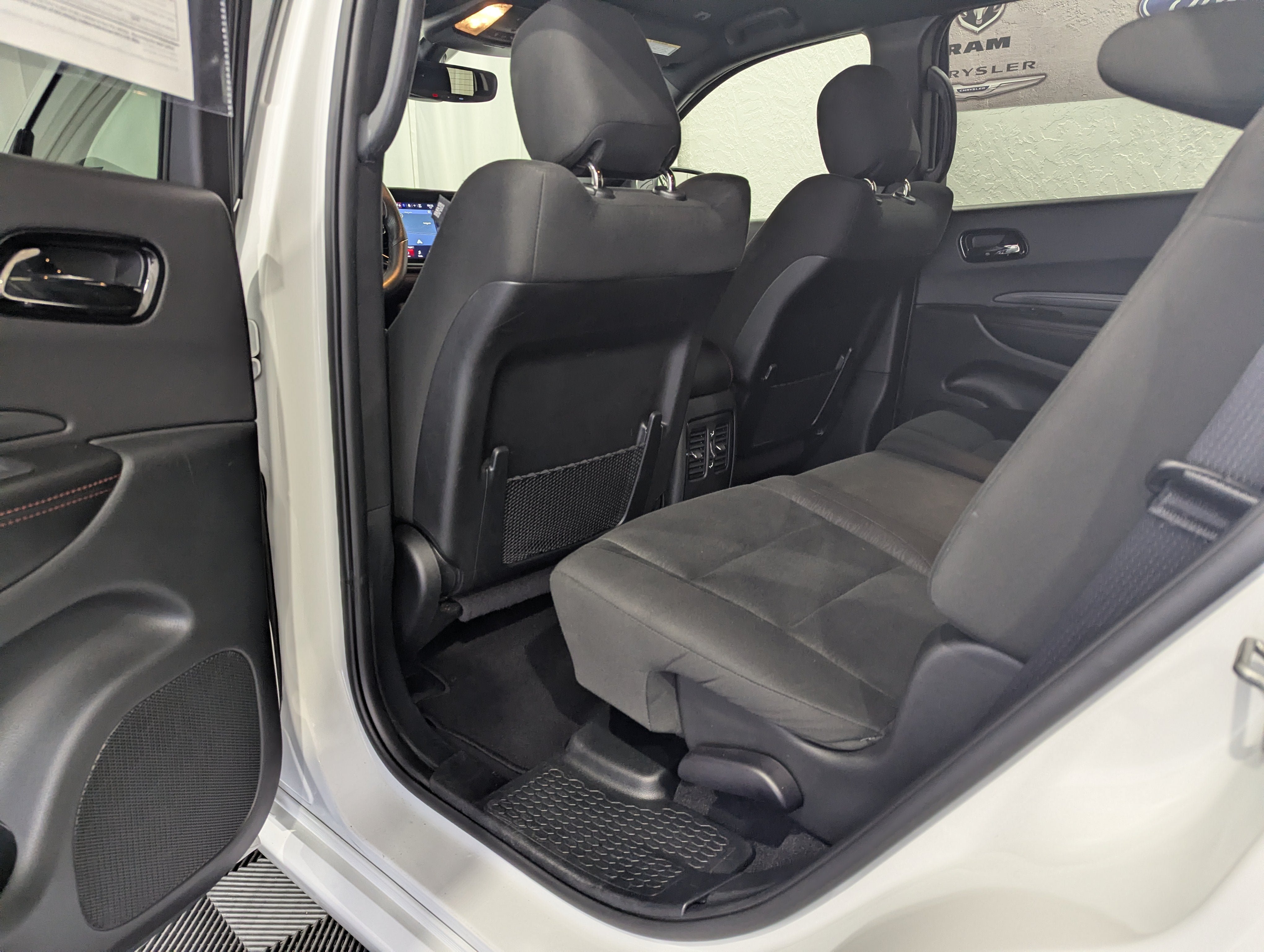Used 2025 Dodge Durango GT AWD/4WD image 12