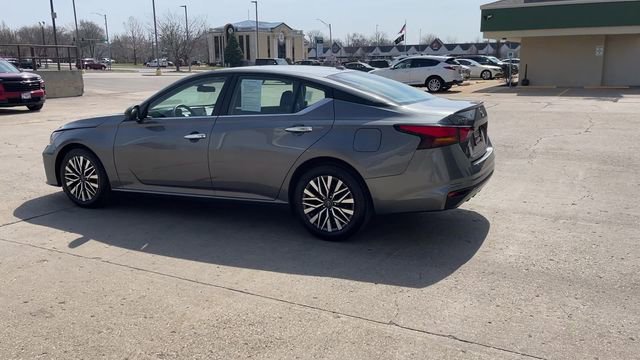Used 2024 Nissan Altima 2.5 SV FWD image 6