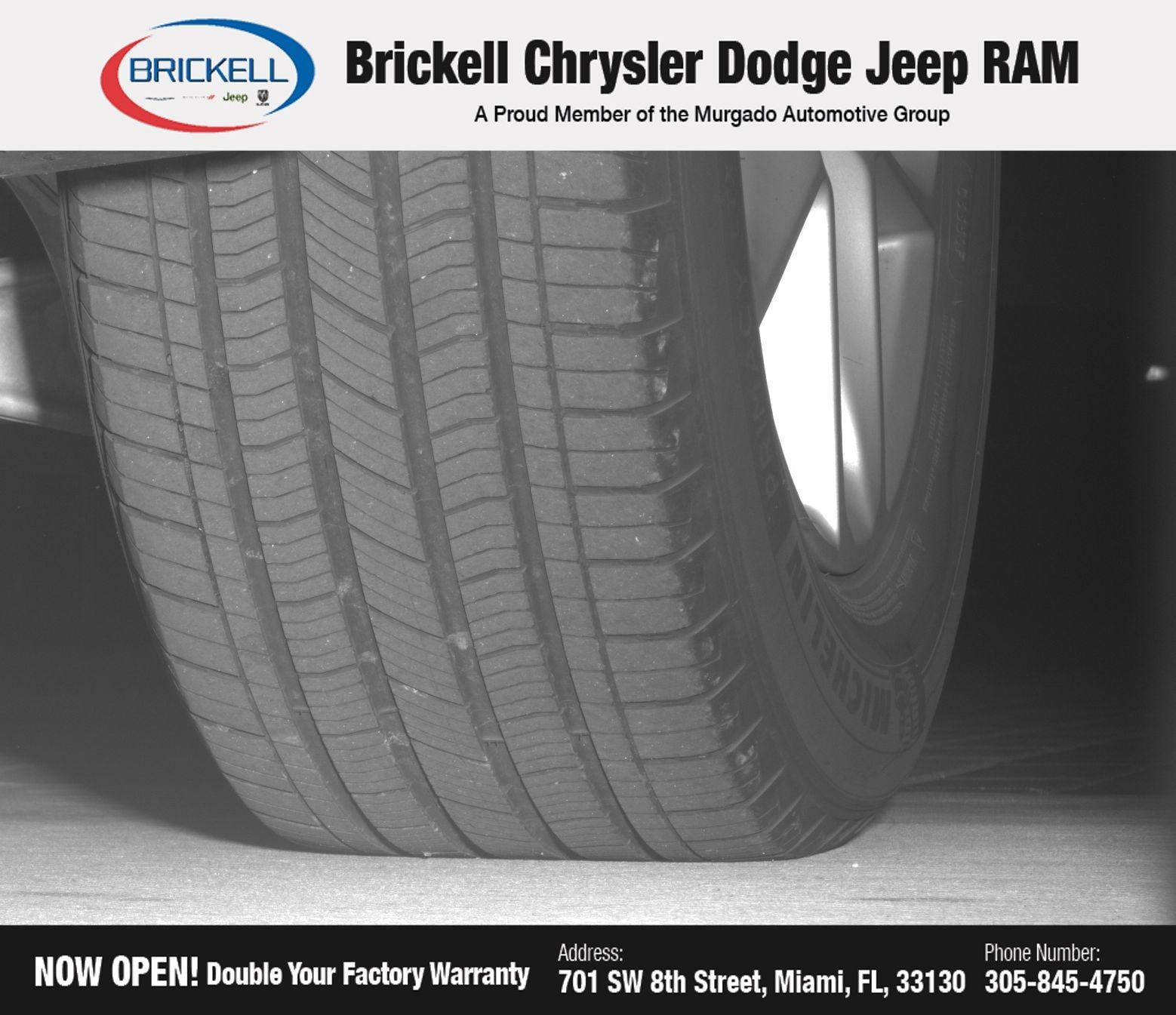 Used 2023 Jeep Grand Cherokee L Laredo RWD image 11
