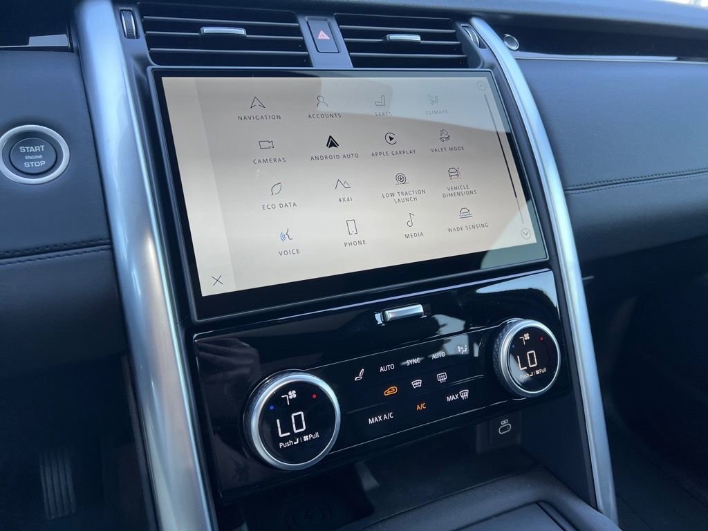 New 2025 Land Rover Discovery S image 17