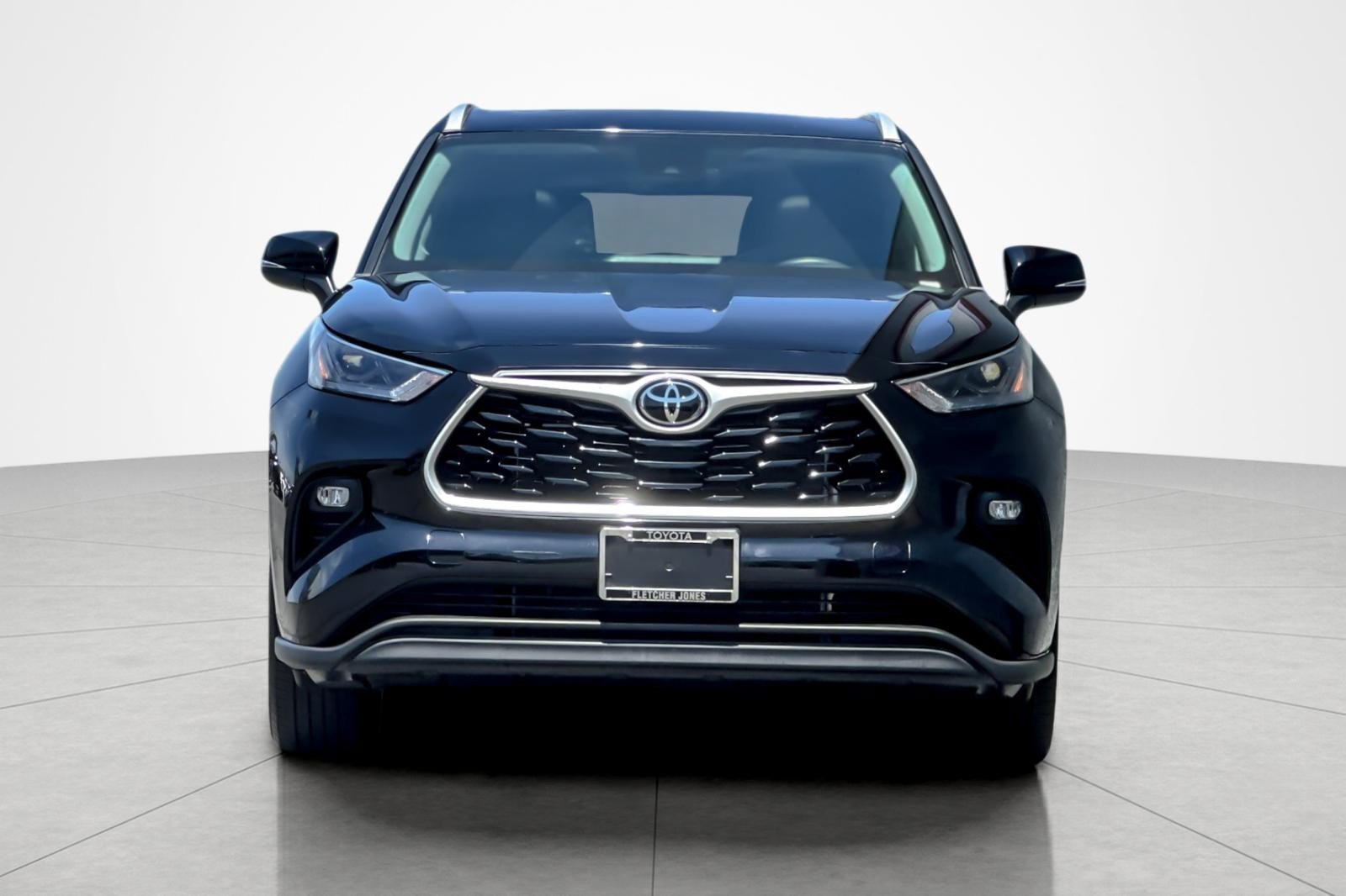 Certified 2024 Toyota Highlander XLE AWD/4WD image 8