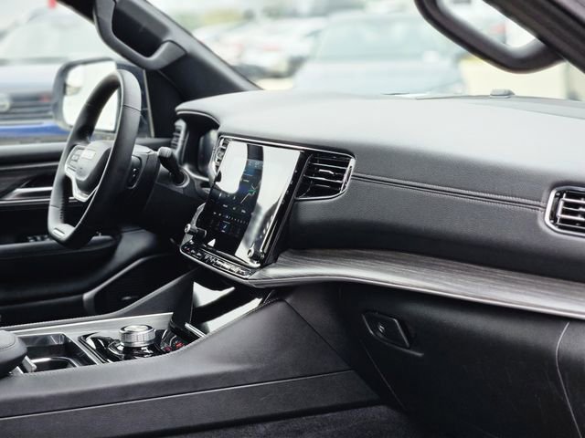 Used 2024 Jeep Wagoneer L Series II w/ Flexible Seating Group image 13