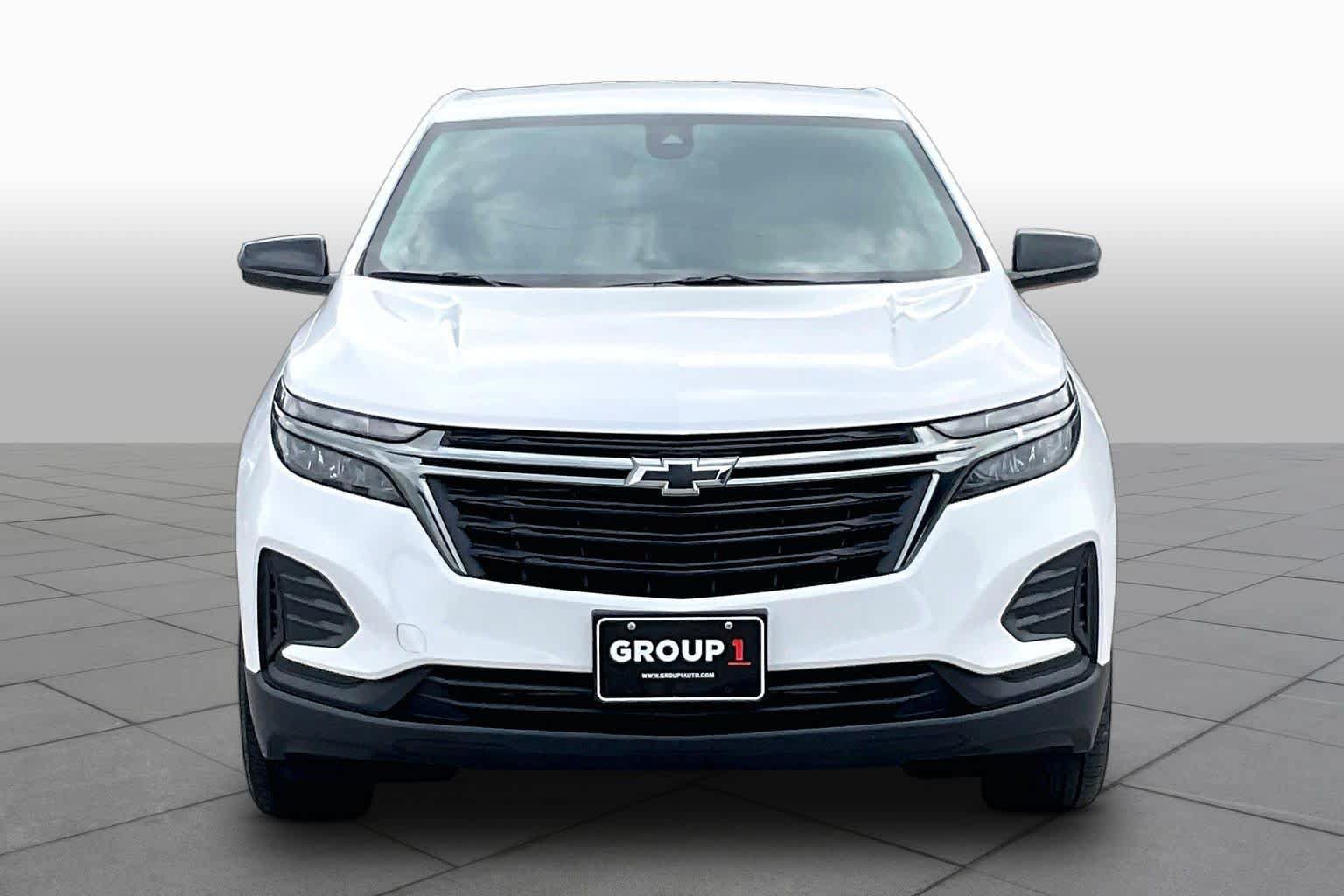 Used 2024 Chevrolet Equinox LS w/ LS Convenience Package FWD image 4