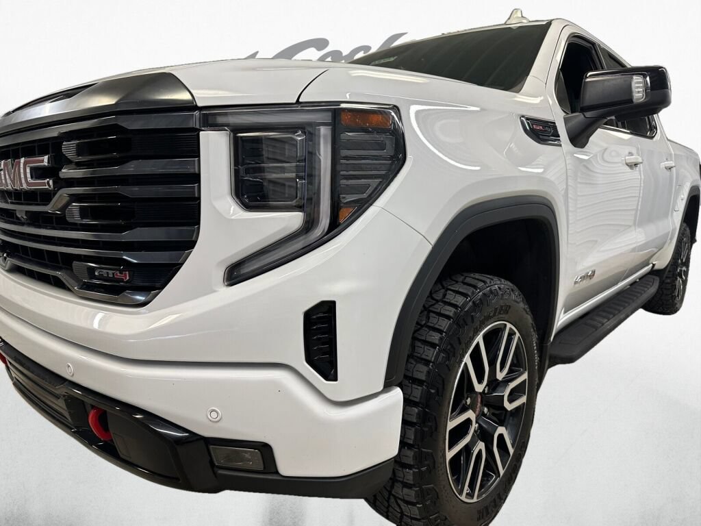 Used 2024 GMC Sierra 1500 AT4 w/ Technology Package AWD/4WD image 40