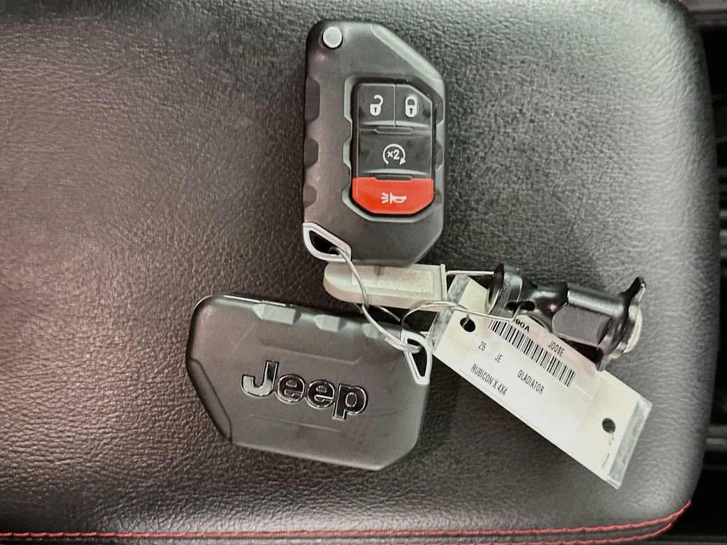 Used 2025 Jeep Gladiator Rubicon AWD/4WD image 35