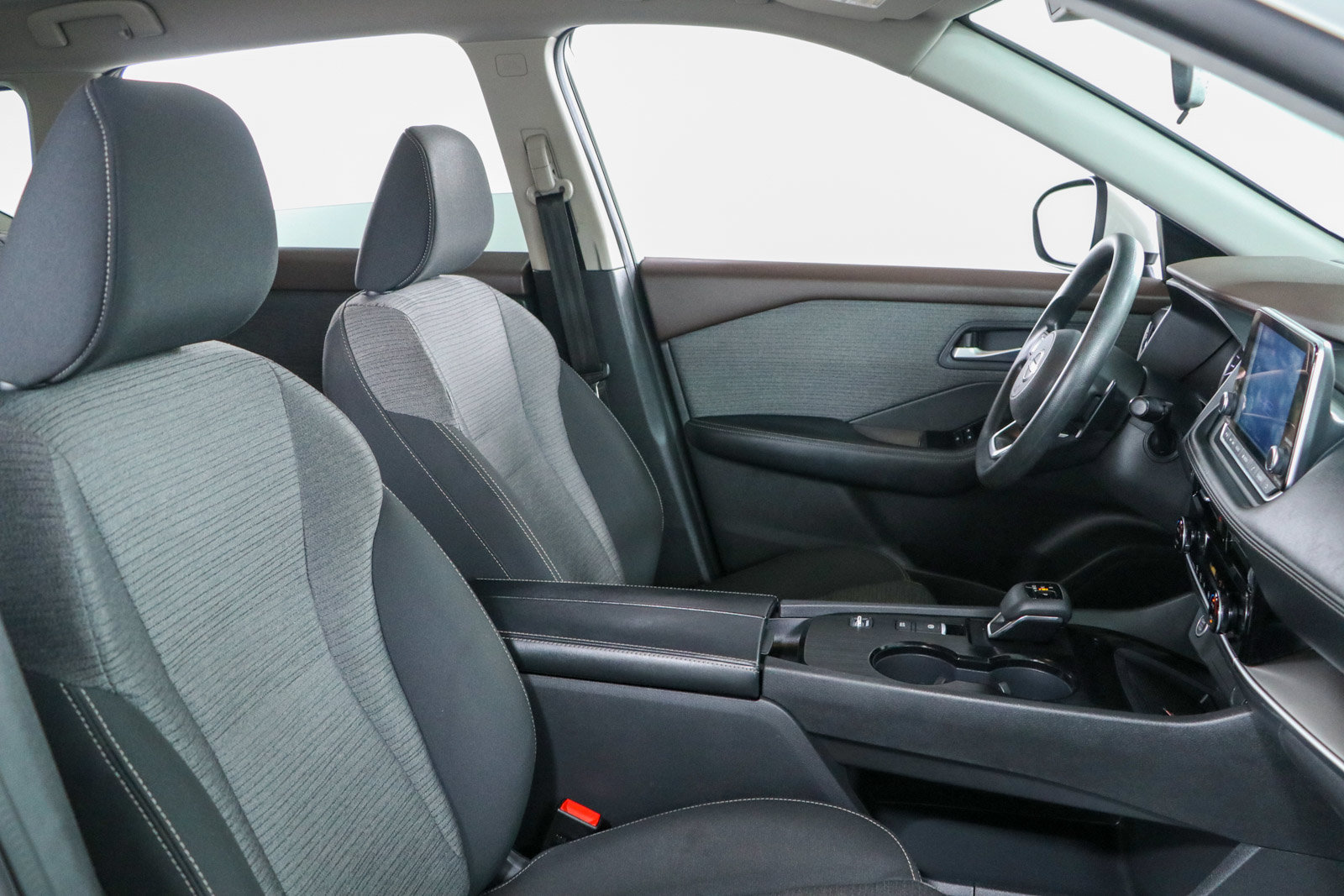 Used 2022 Nissan Rogue SV FWD image 26