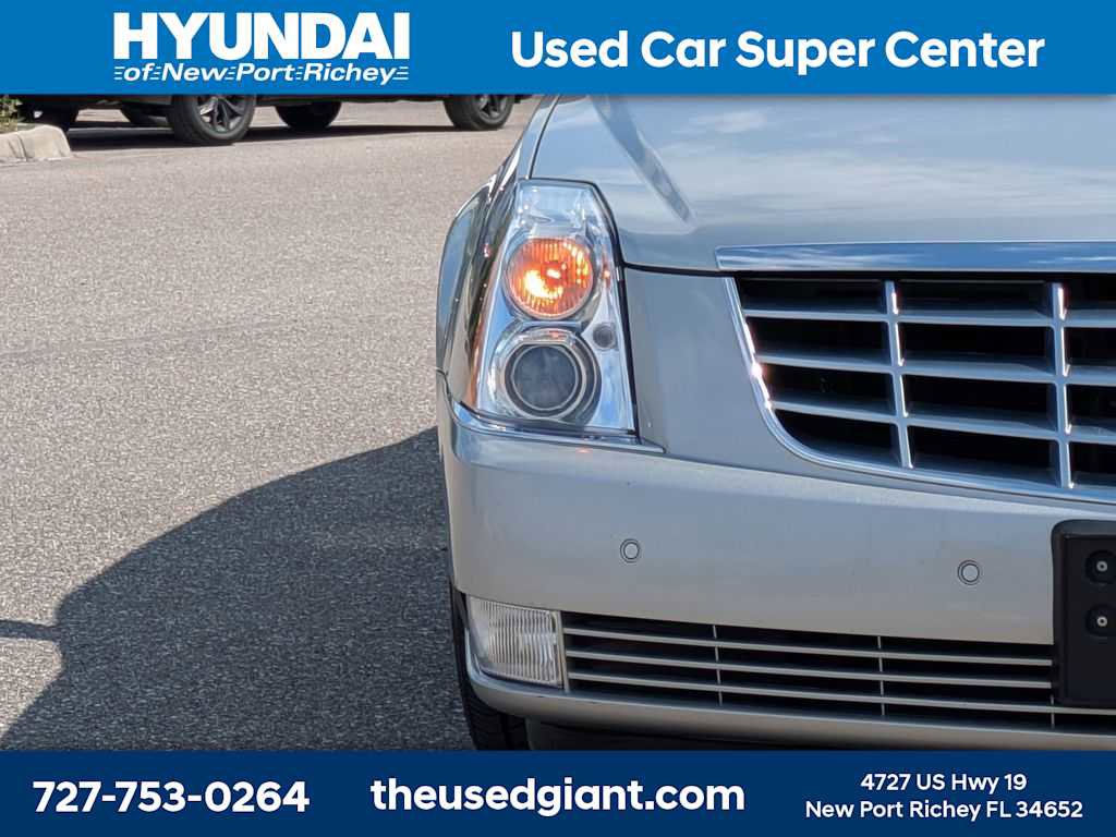Used 2007 Cadillac DTS Luxury II image 9