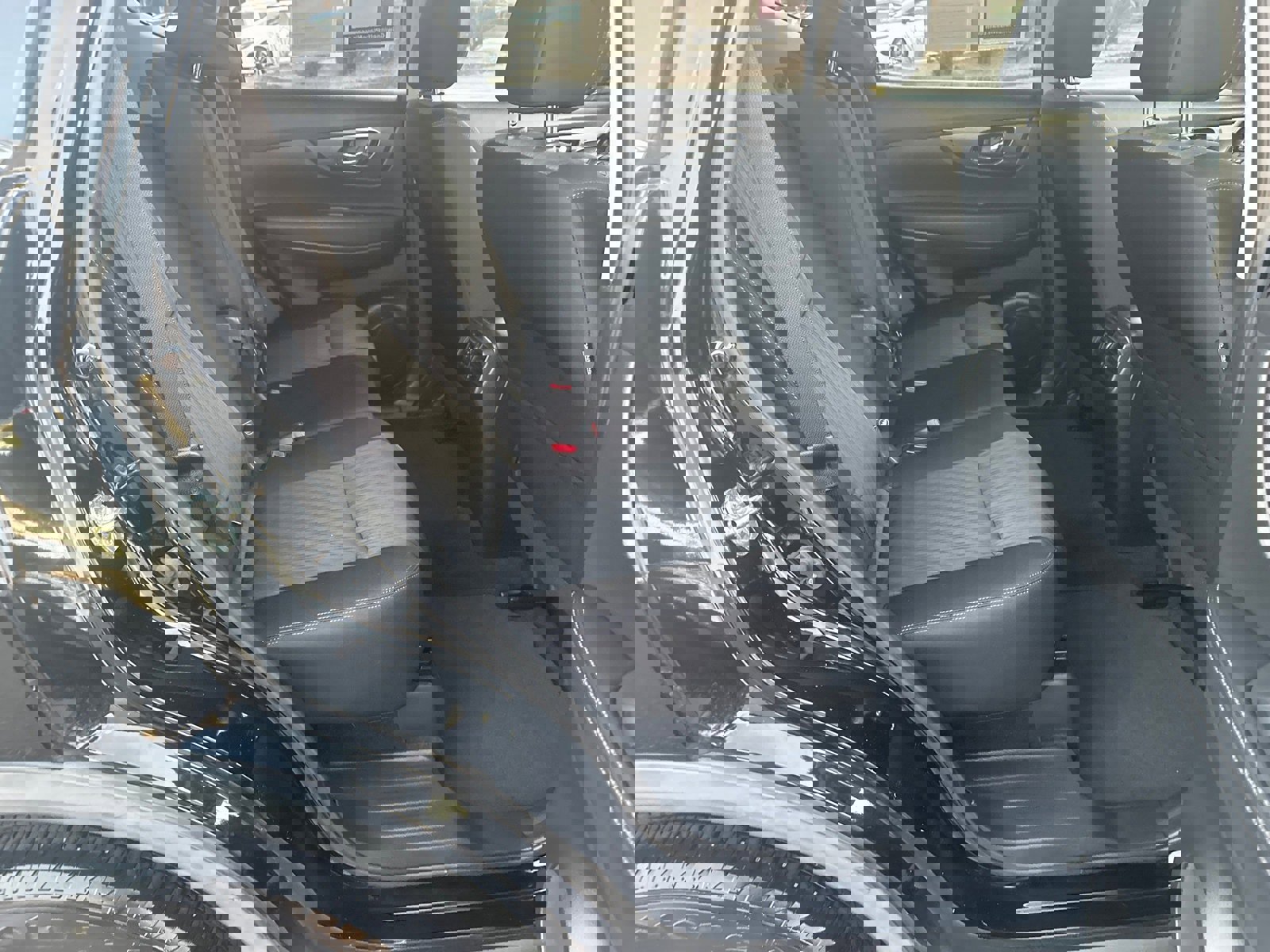 Used 2020 Nissan Rogue SV image 15