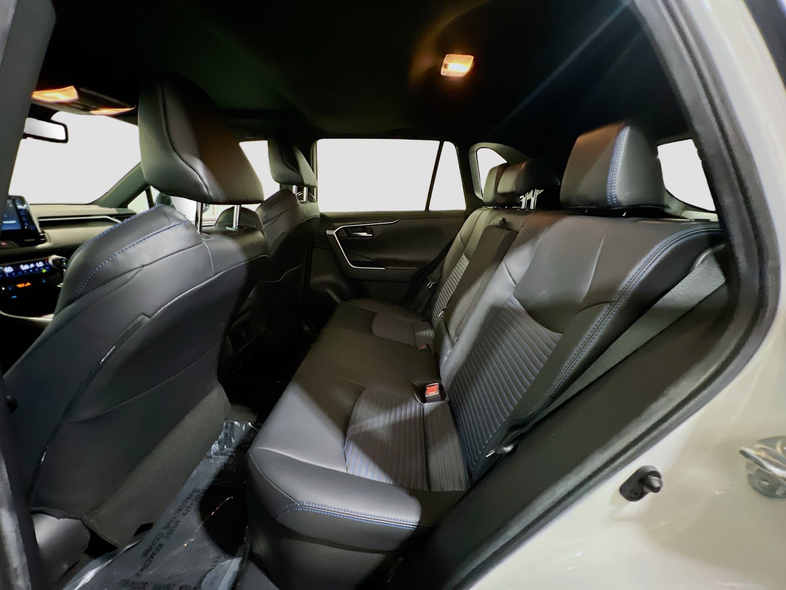 Used 2019 Toyota RAV4 XSE w/ XSE Weather Package AWD/4WD image 17