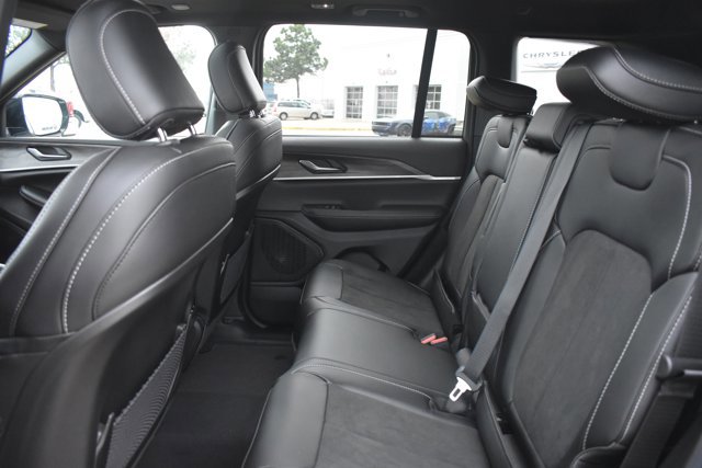 New 2026 Jeep Grand Cherokee Altitude AWD/4WD image 16