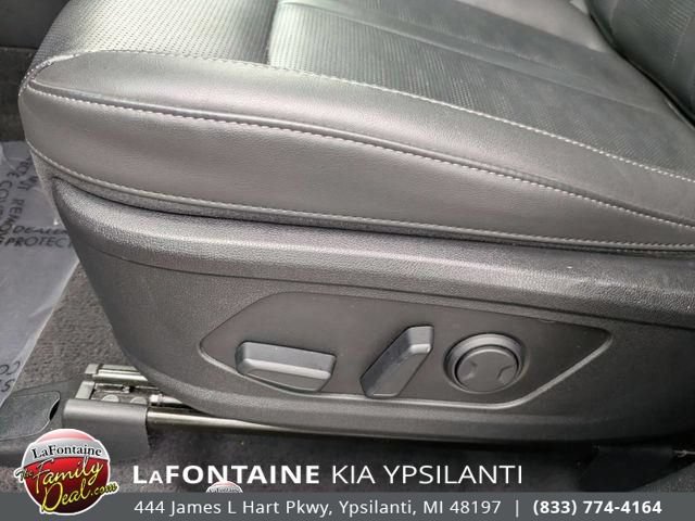 Certified 2025 Kia Sorento SX FWD image 14