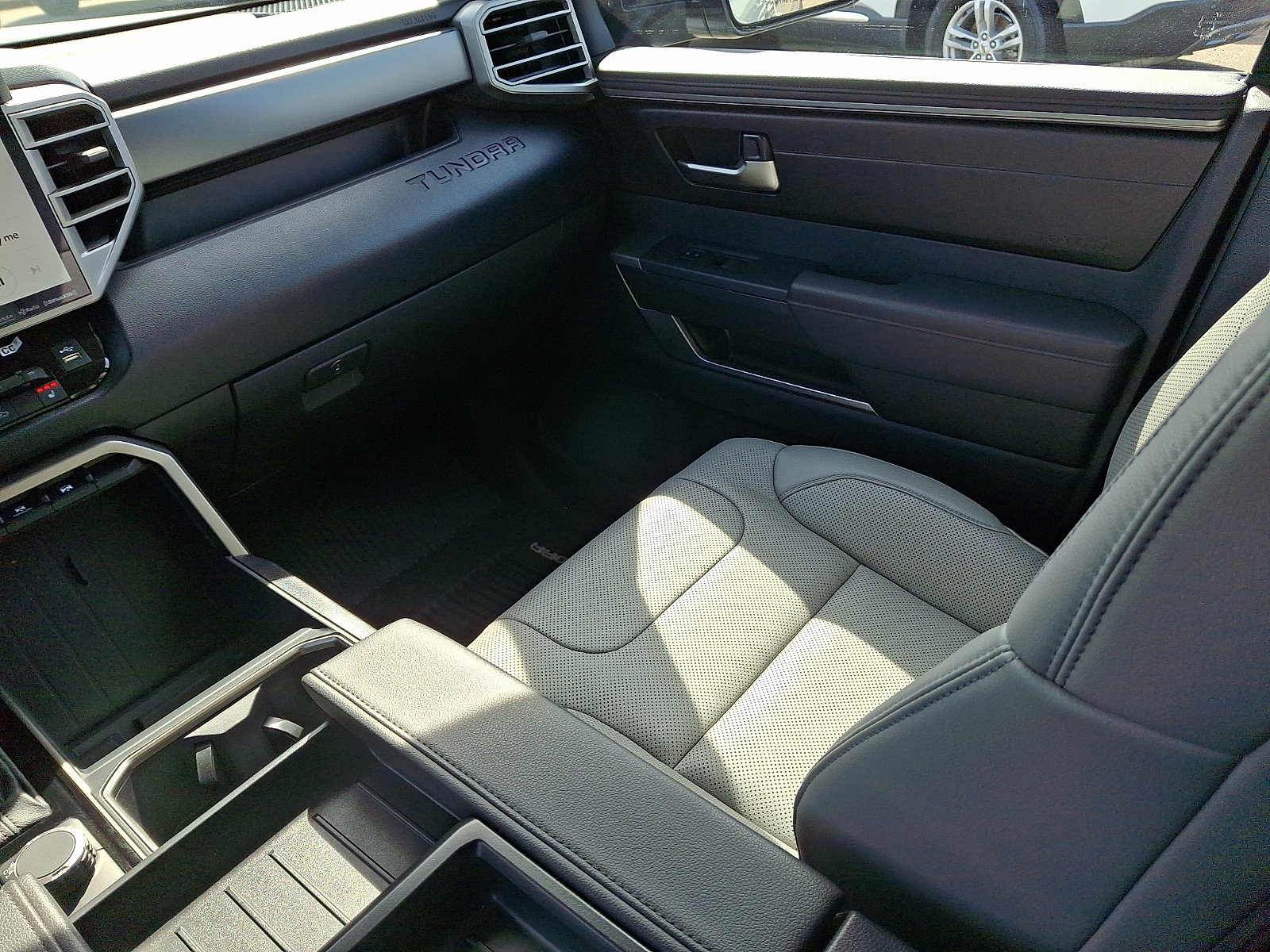 Used 2023 Toyota Tundra SR5 w/ SR5 Premium Package image 16