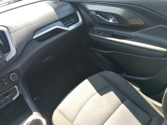 Used 2024 GMC Terrain SLE AWD/4WD image 18