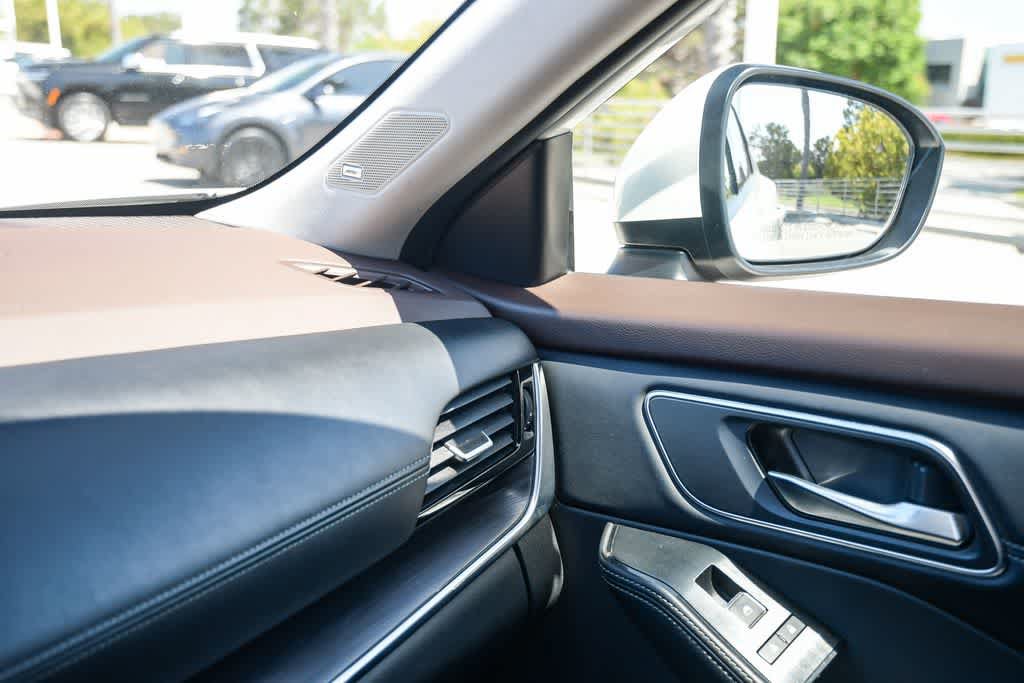 Used 2023 Nissan Rogue Platinum w/ Platinum Premium Package FWD image 21
