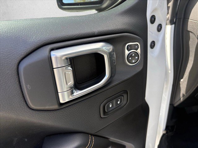 Used 2024 Jeep Wrangler Unlimited Sahara w/ Technology Group AWD/4WD image 12
