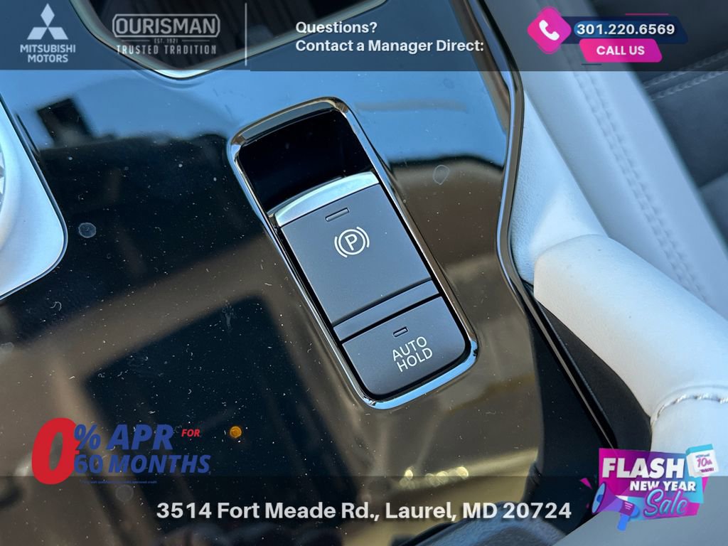 New 2025 Mitsubishi Outlander SE image 29