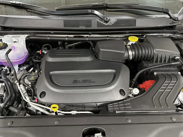 New 2026 Chrysler Pacifica Select AWD/4WD image 26