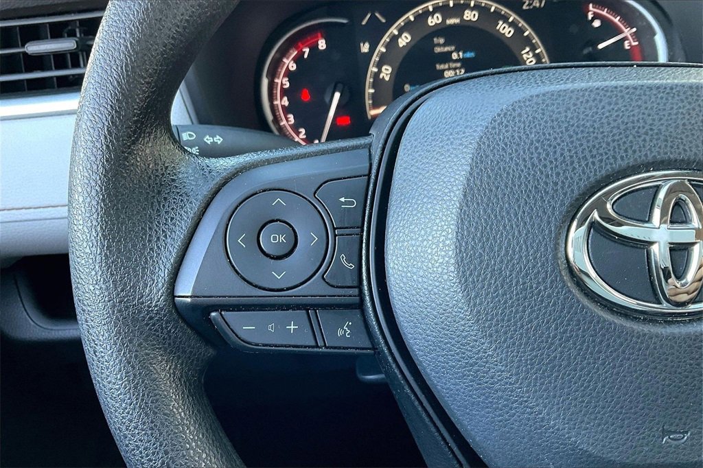 Used 2025 Toyota RAV4 XLE image 17