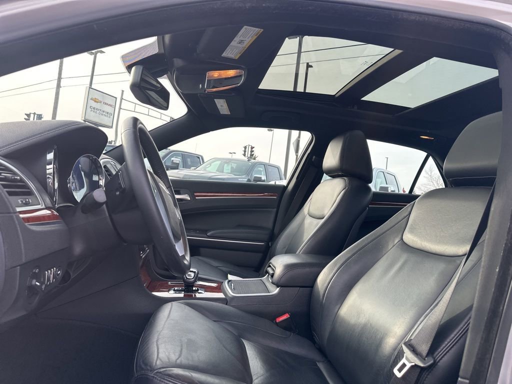 Used 2012 Chrysler 300 Limited image 11