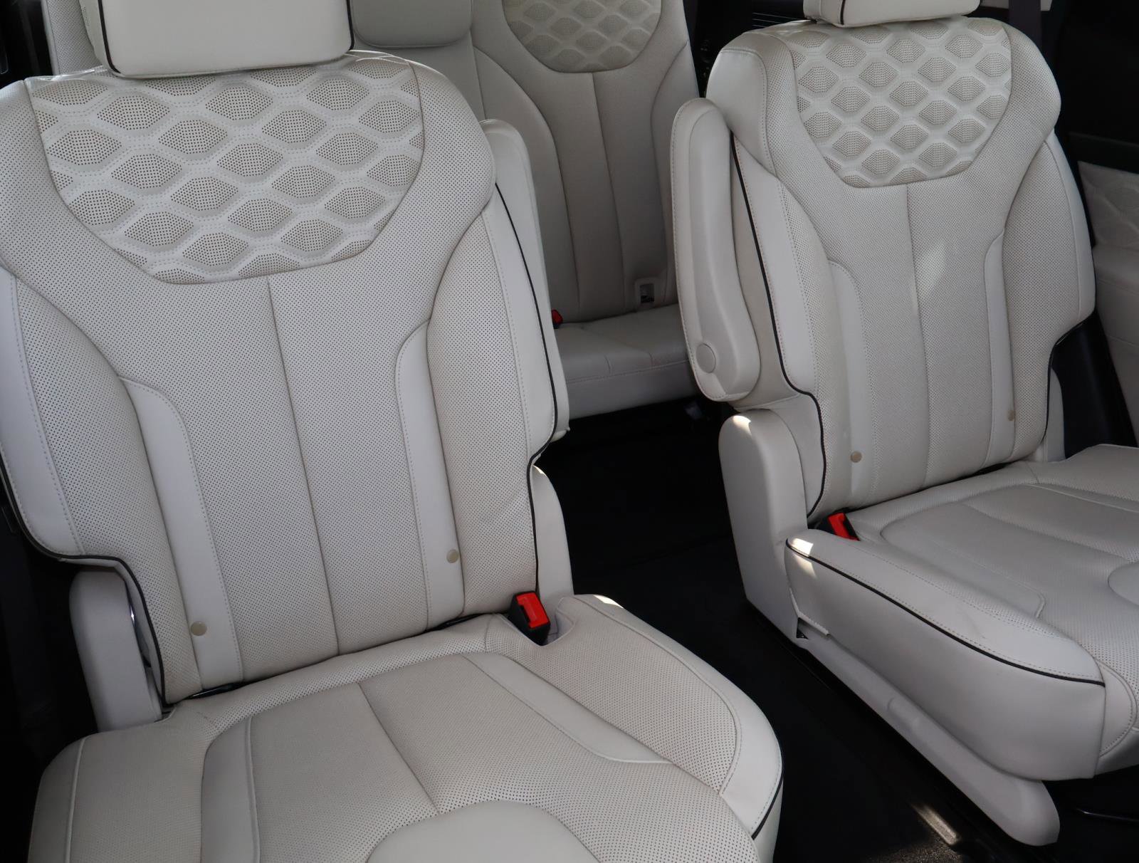 Used 2020 Hyundai Palisade Limited image 19