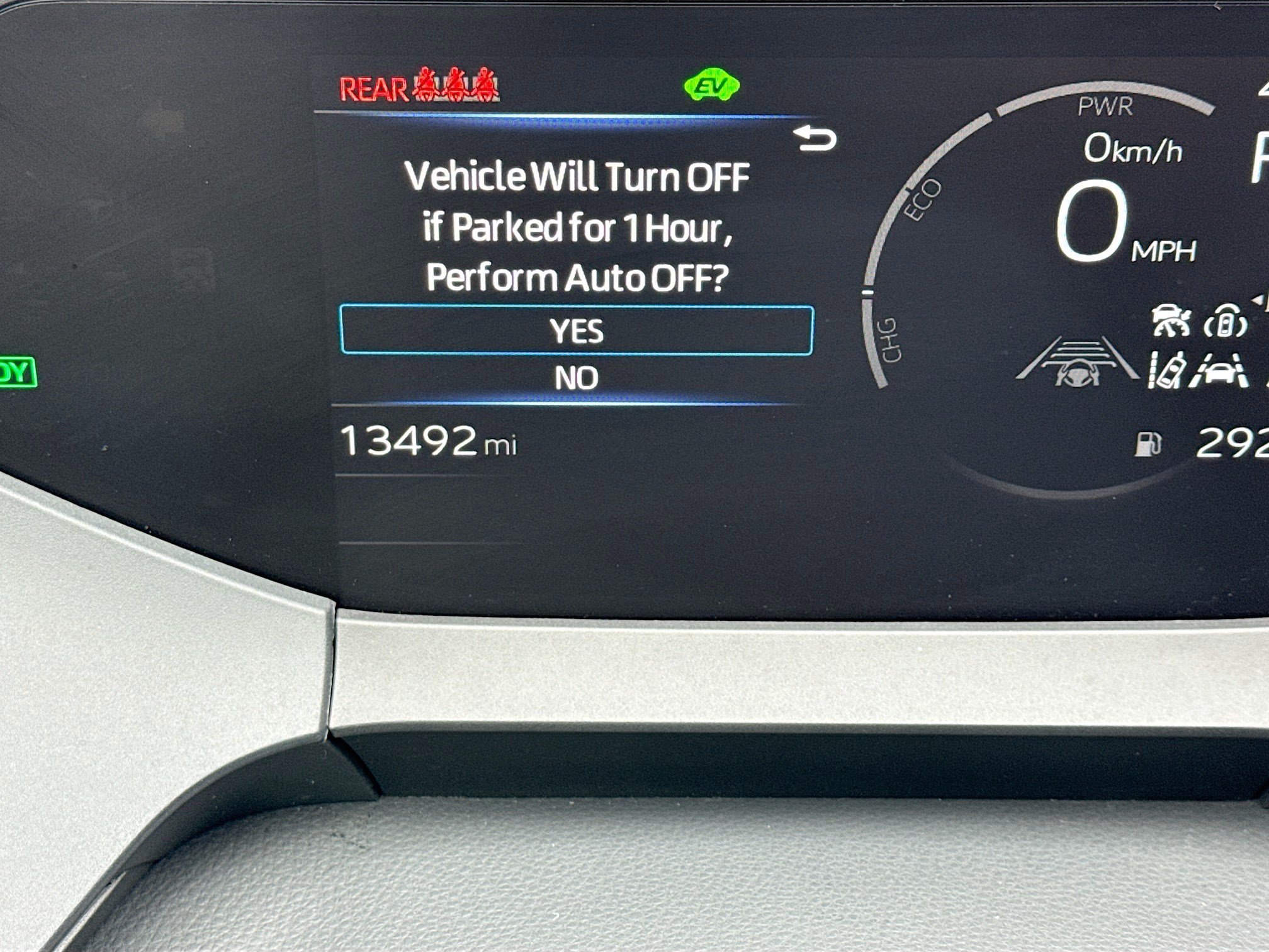 Used 2025 Toyota Prius LE FWD image 8