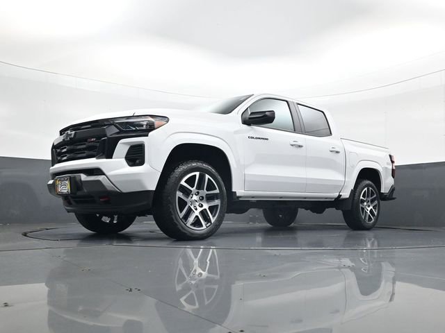 Used 2024 Chevrolet Colorado Z71 w/ Z71 Convenience Package 2 AWD/4WD image 21