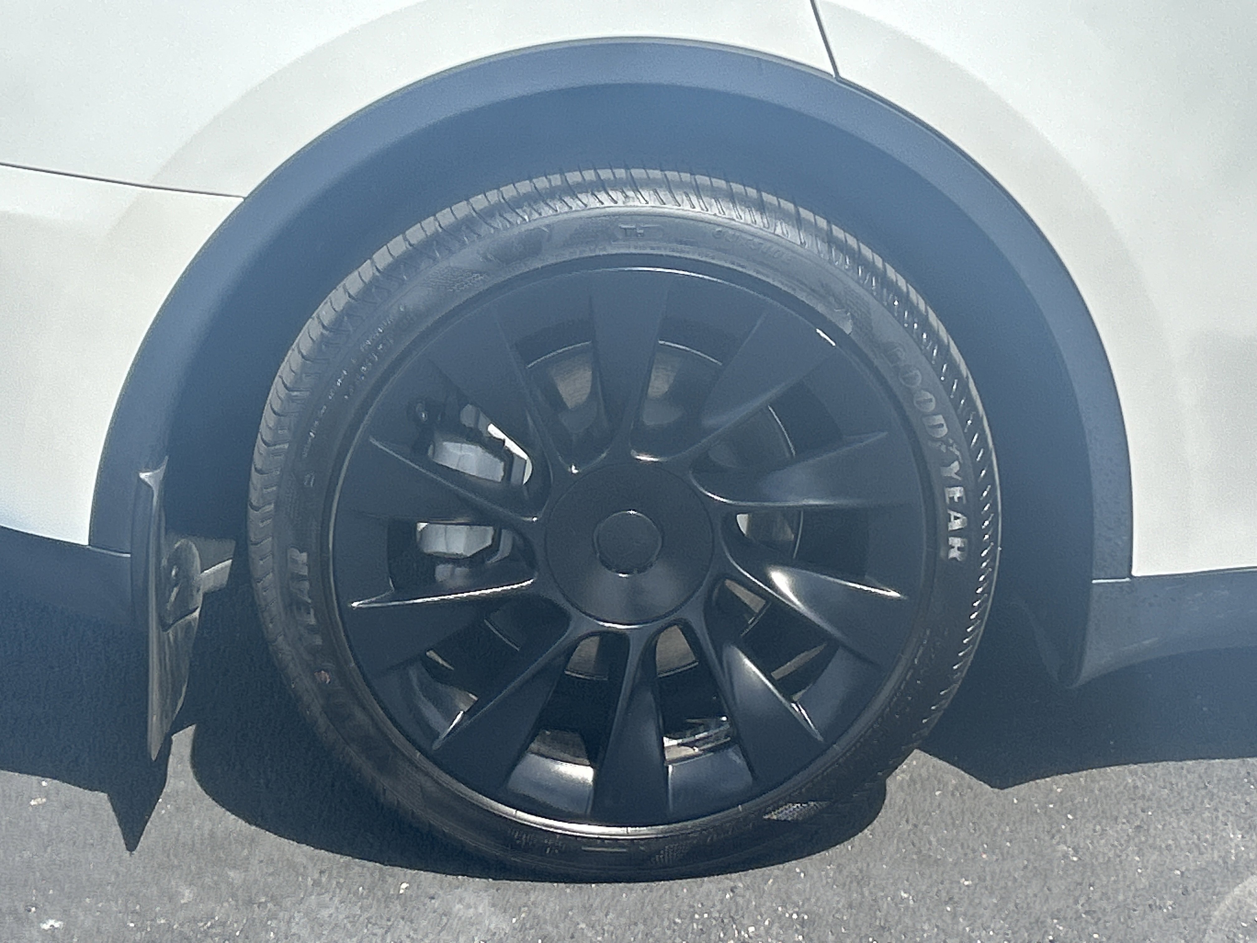 Used 2024 Tesla Model Y Long Range AWD/4WD image 34