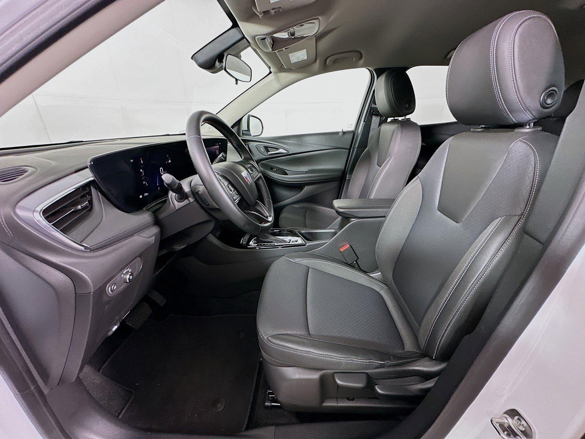 Used 2025 Buick Encore GX Preferred image 13