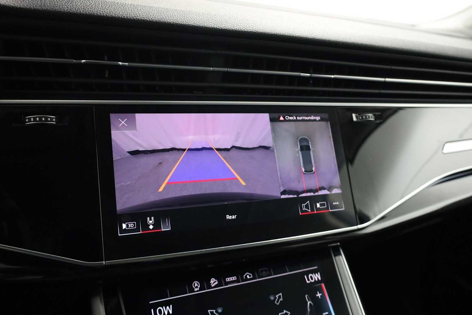 Used 2022 Audi Q7 Premium Plus image 32