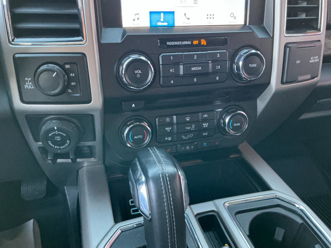 Used 2018 Ford F150 Lariat w/ Max Trailer Tow Package image 12