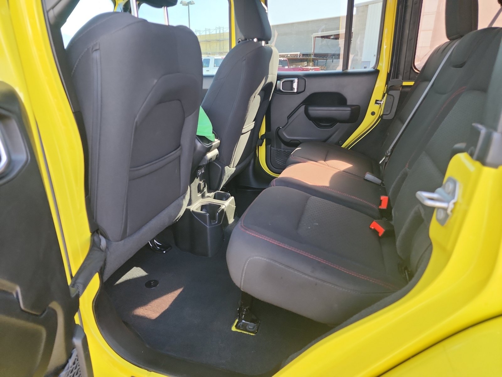 Used 2023 Jeep Wrangler Unlimited Rubicon w/ Cold Weather Group AWD/4WD image 26