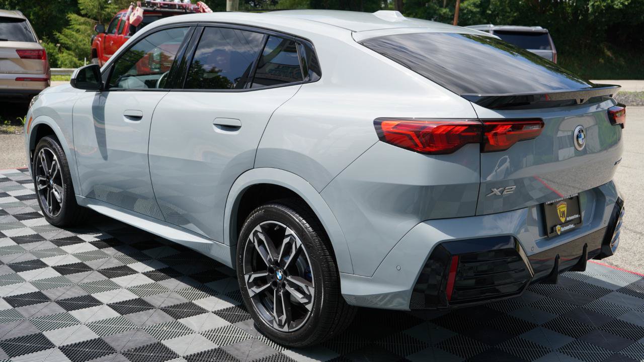 Used 2026 BMW X2 xDrive28i AWD/4WD image 13