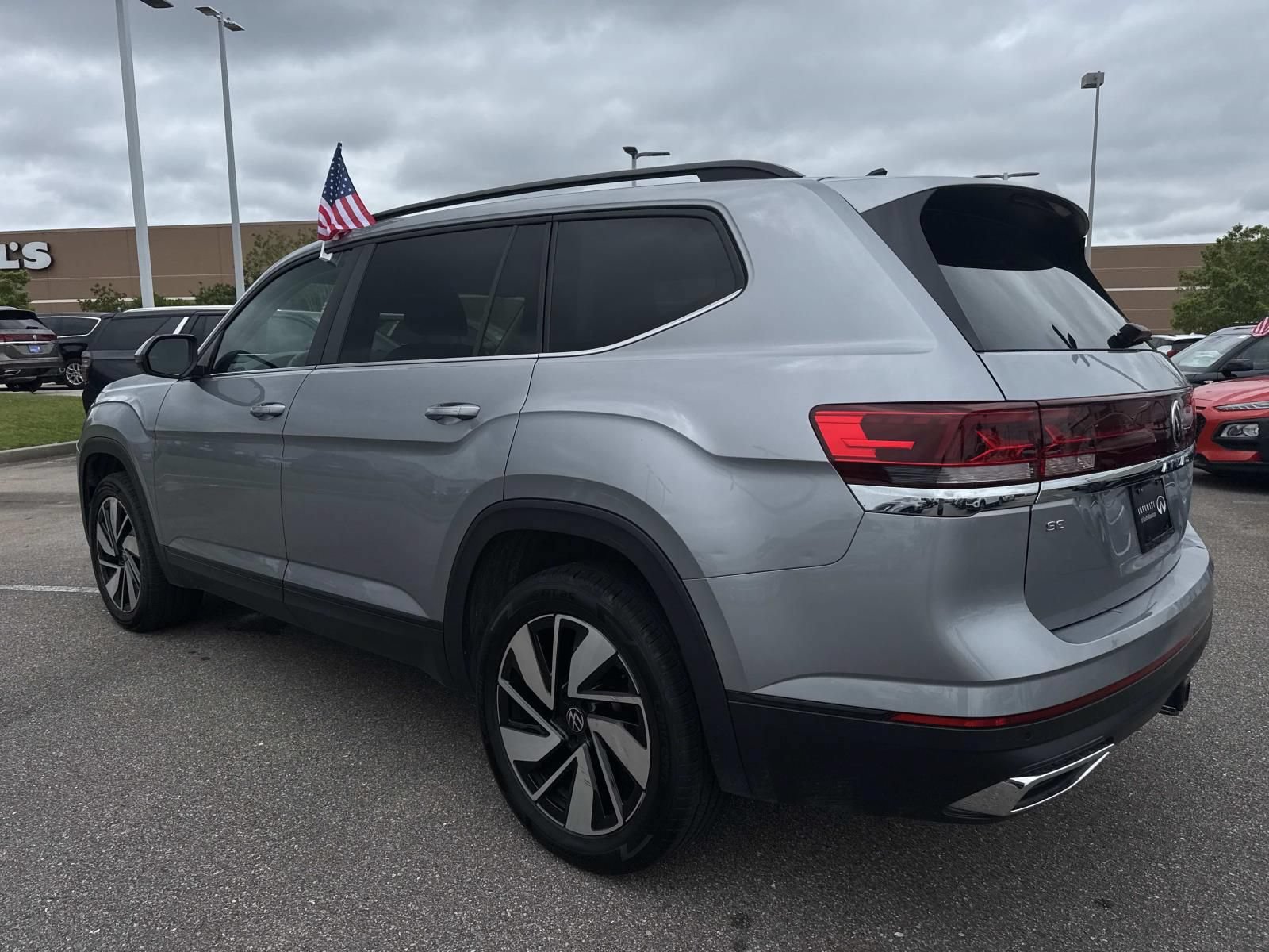 Used 2024 Volkswagen Atlas SE FWD image 7